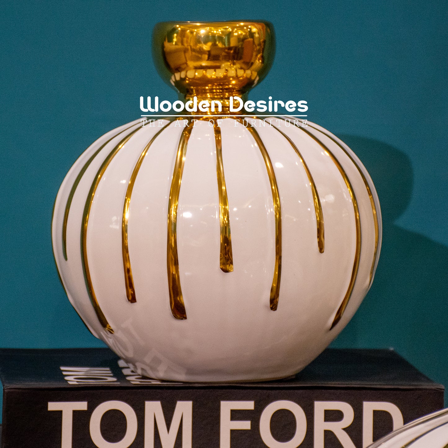 Three-Piece Gold Ceramic Vase Set for Home Decor